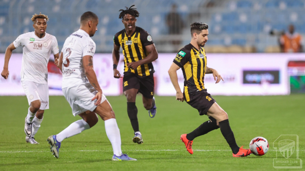 دوري روشن.. يناير الشباب يقلق الاتحاد