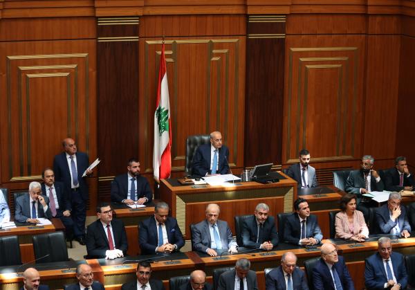 سياسي لبناني: النواب يخشون ذكر إيران و'حزب الله' في البرلمان