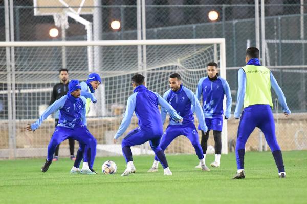 الفتح ينهي إعداده لمواجهة الإتفاق بالتكتيك ومناورة فنية