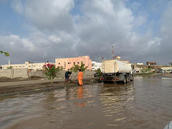 عسير.. تنبيه من أمطار غزيرة حتى الـ8 مساءً