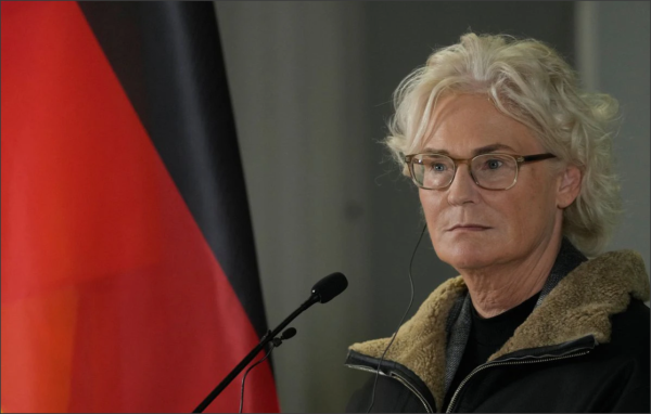 وزيرة الدفاع الألمانية تستقيل من منصبها