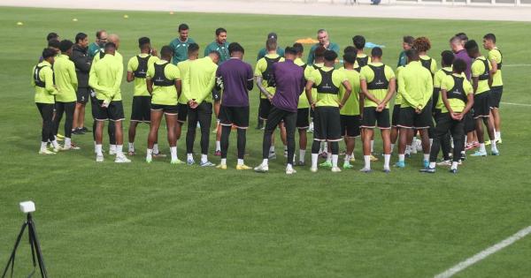 كارتيرون يرفع من درجة تحضيرات الاتفاق لمباراة النصر