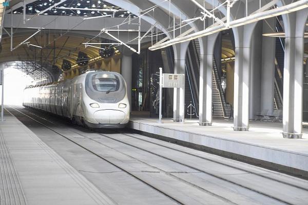 ضمن خطوات تمكين المرأة.. تأهيل 32 سعودية لقيادة قطار الحرمين السريع