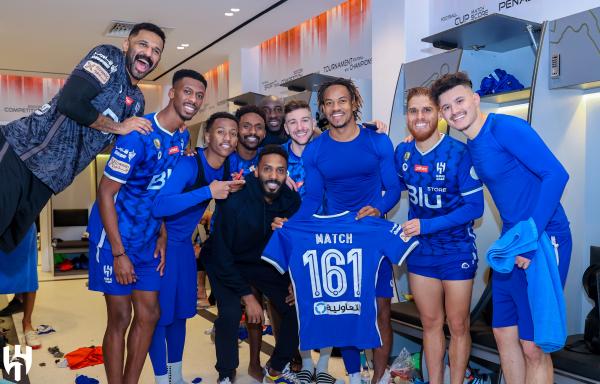 الهلال يحتفي برقم كاريلو التاريخي معه