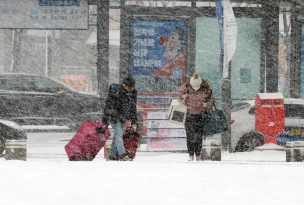 كوريا الجنوبية تسجل 12.262 إصابة بكورونا