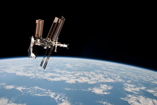 ناسا تقول إن كويكبًا في حجم شاحنة من المنتظر أن يتجاوز الأرض - مشاع إبداعي