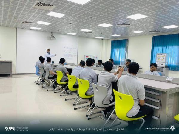 100 ألف فرصة وظيفية لخريجي «التدريب التقني»