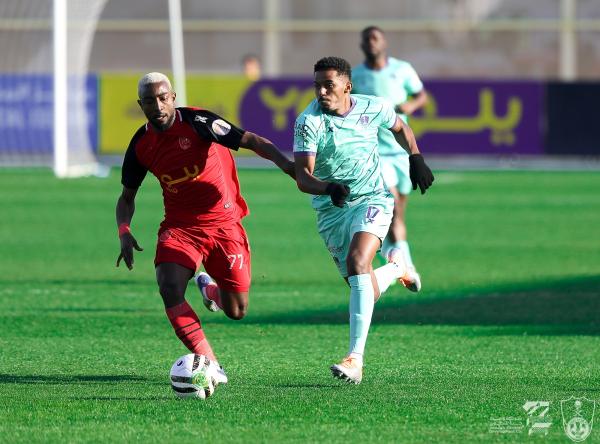 دوري يلو.. الأهلي يُعزز صدارته بثنائية أمام القيصومة