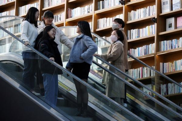 محاولات لاستعادة الحياة الطبيعية.. ارتفاع إصابات كورونا في كوريا الجنوبية