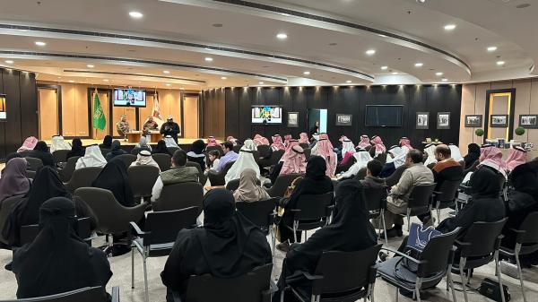 مشاركة واسعة في ملتقى
