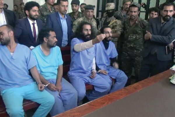 مستغلًا الصمت الدولي.. الحوثي يرهب الصحفيين لـ«دفن الحقيقة»
