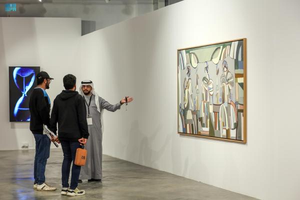 أحد الأعمال داخل معرض 