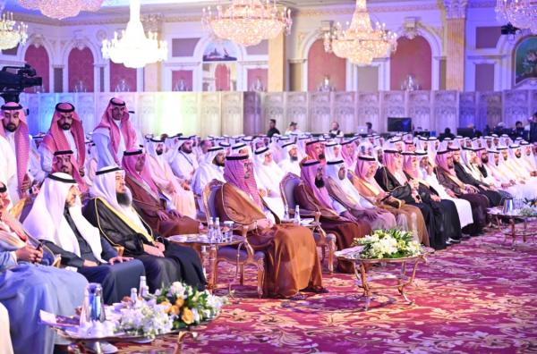محافظِ جدة يرعى حفل تزويج 1000 شاب بجدة