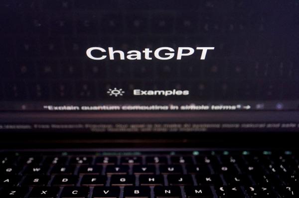 إمكانيات فائقة لبرنامج ChatGPT - رويترز 