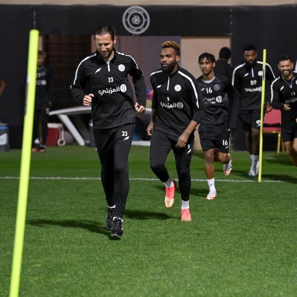دوري روشن.. الشباب يختتم تحضيراته لأبها بالتكتيك