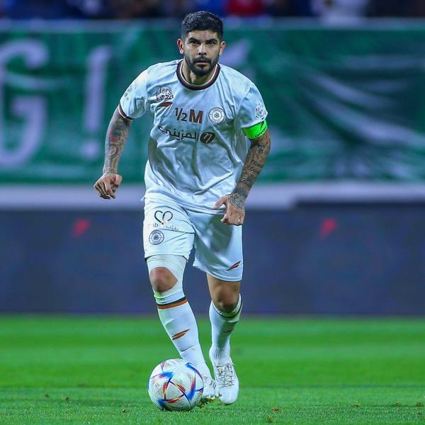 الشباب عينه على الصدارة أمام أبها