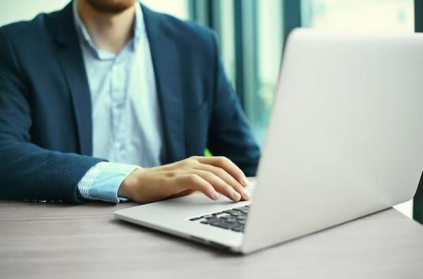 كيف تقدم على الوظائف الإدارية في منصة جدارة؟