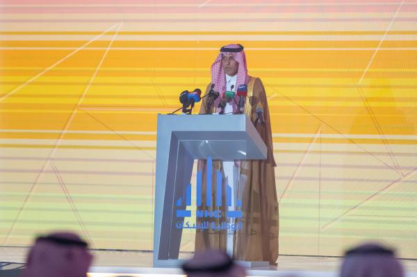 سمو أمير الرياض يدشن مشروع ضاحية الفرسان