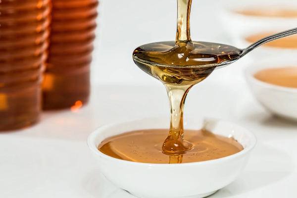 طرق مضمونة.. كيف تعرف العسل المغشوش؟