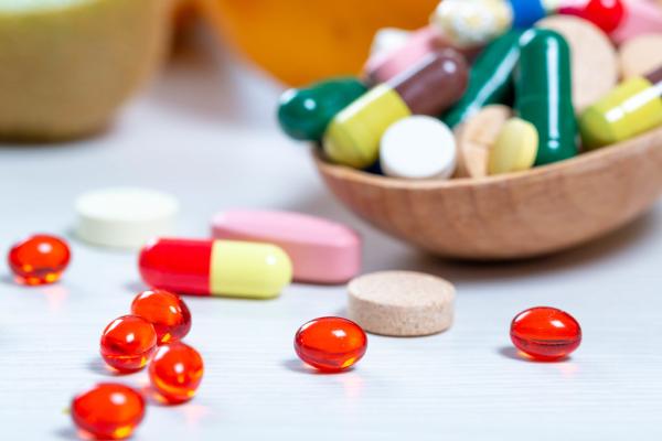 غالبًا ما يصف الطبيب أدوية لتخفيف الأعراض الناتجة عن حساسية الغبار - مشاع إبداعي