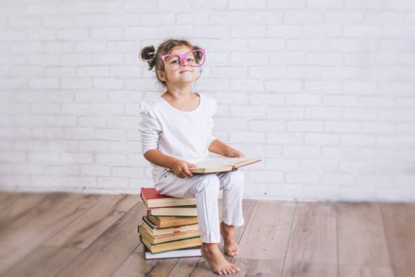القراءة تعلم الطفل استخلاص الحكمة وتنمي ذكاءه العاطفي - مشاع إبداعي
