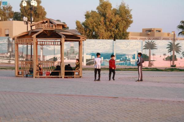 ممارسة الأطفال للألعاب في حديقة الإسكان بطريف- واس