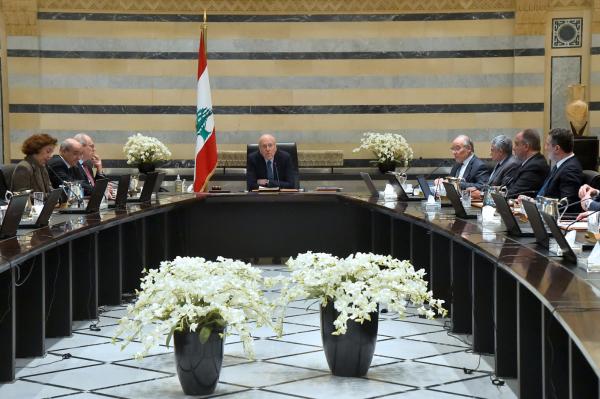 جلسة عقدت يوم الإثنين للحكومة اللبنانية المكلفة برئاسة نجيب ميقاتي - د ب أ