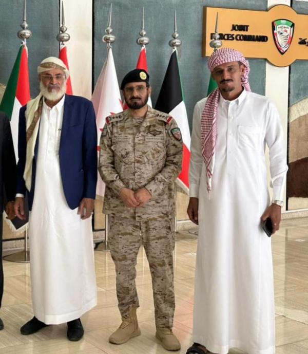 قائد قوات تحالف دعم الشرعية يستقبل الشيخ القبلي