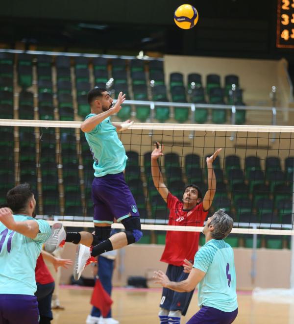 الأهلي يهدد الوحدة .. والخليج يخشى الاتحاد