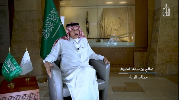 الشيخ صالح المنصوف.. رحلة خطاط العلم السعودي