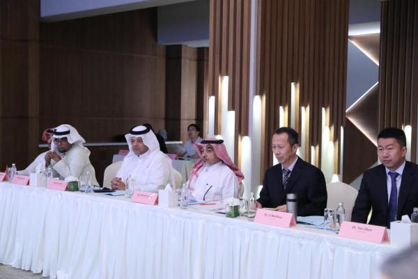جانب من ورشة عمل لمشروع الخرائط الجيولوجية للدرع العربي - اليوم 