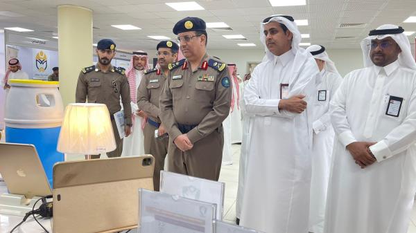 عدد من أجنحة مدارس تعليم المنطقة تشارك في المعرض- اليوم