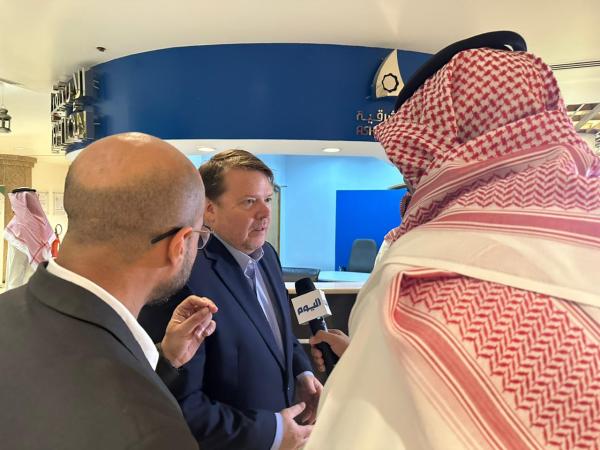 القنصل الأمريكي في الظهران حضر مجلس الجميح الرمضاني أمس الجمعة- اليوم
