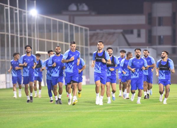 تدريبات لياقية خاصة من دونيس للاعبي الفتح