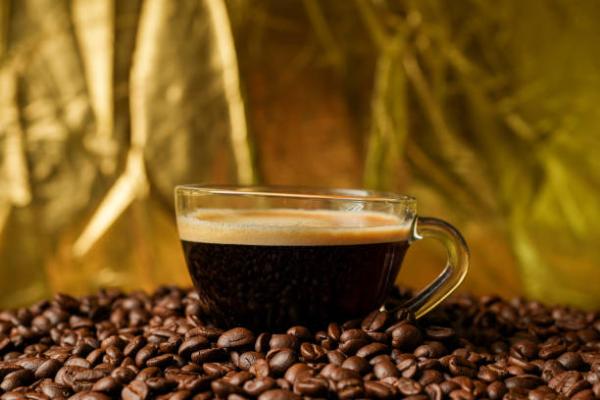 يفضل شرب القهوة بعد ساعتين من الإفطار- مشاع إبداعي