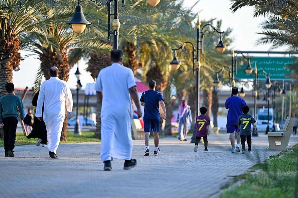 ‏استشاري: المشي خلال الصيام يسبب الجفاف