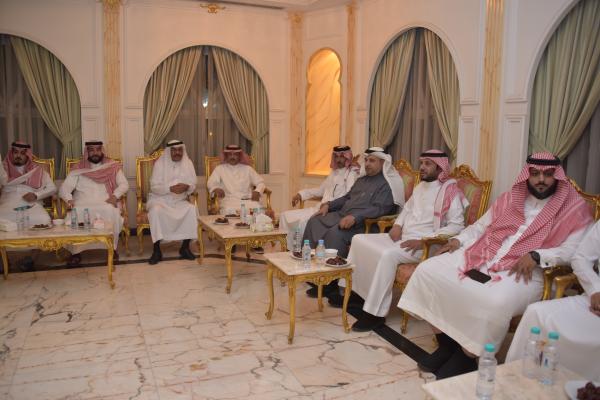 مجلس أبوعدله.. نقل الخبرات والتجارب في كافة المجالات