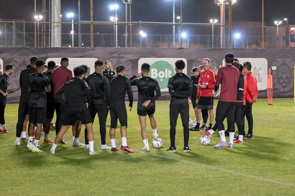 شراحيلي يشارك في تدريبات الشباب 