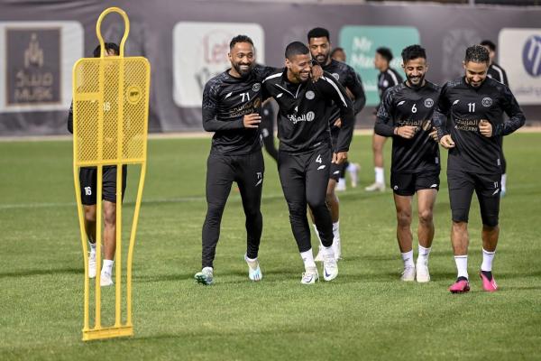 شراحيلي يشارك في تدريبات الشباب 
