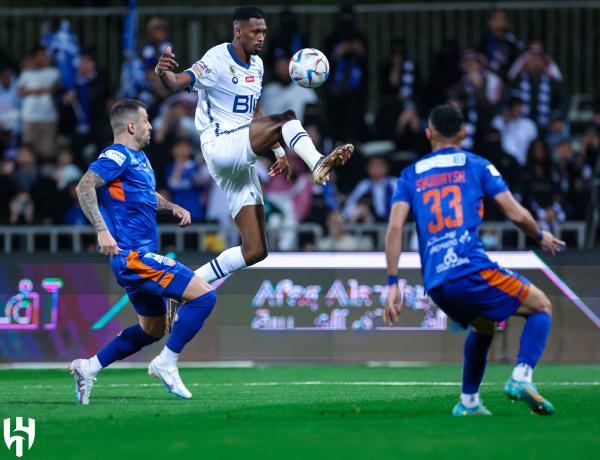 الهلال يقفز للثالث بثنائية الفيحاء 
