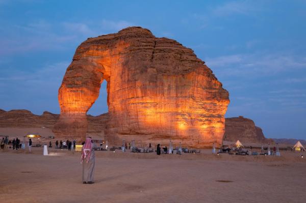 يمكن الاستمتاع بعروض الفنادق واستكشاف جمال الطبيعة في الهواء الطلق - استكشف العلا