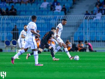 فيديو.. الحزن يسيطر على لاعبي الهلال بعد الخسارة أمام الشباب