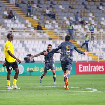 الوحدة الإماراتي والبرج اللبناني