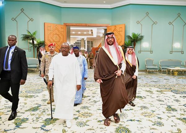 استقبال رئيس غينيا بيساو لدى وصوله مطار الأمير محمد بن عبد العزيز الدولي - واس