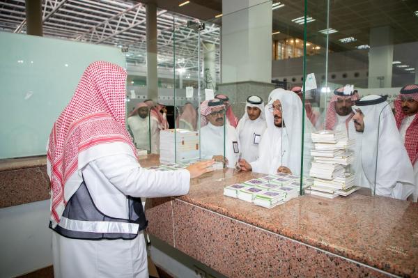 وزير الشؤون الإسلامية يتفقد مطار الملك عبد العزيز في جدة