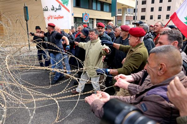 دعوة للاحتجاج في لبنان.. العسكريون المتقاعدون يهددون بالتصعيد