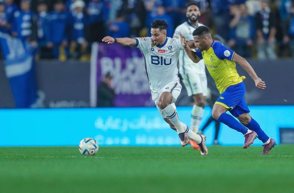 الهلال والنصر.. من يحسم الديربي الـ100؟