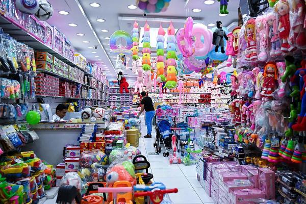الرياض.. 'شارع السويلم' يعيد روح الألعاب الجماعية للأطفال