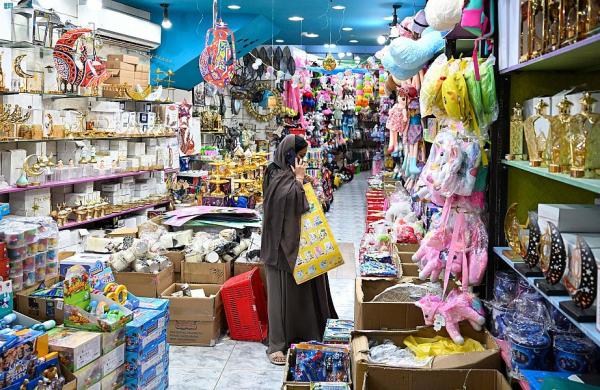 شارع السويلم اشتهر ببضائعه التقليدية البعيدة عن عالم ألعاب اليوم الإلكترونية - واس