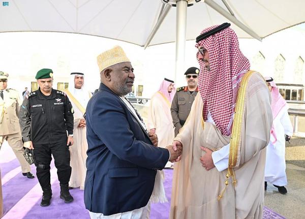 رئيس جمهورية القمر المتحدة يغادر جدة
